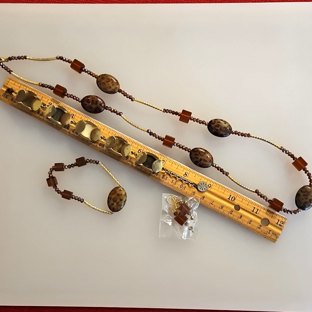 A lot of 4 Pieces Brown topaz Crystal faux gemstone Set And a Link Bracelet - Picture 3 of 11